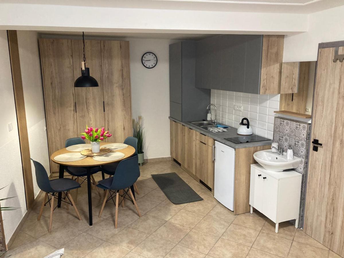 Appartement Deduv Sklep à Hlohovec Extérieur photo