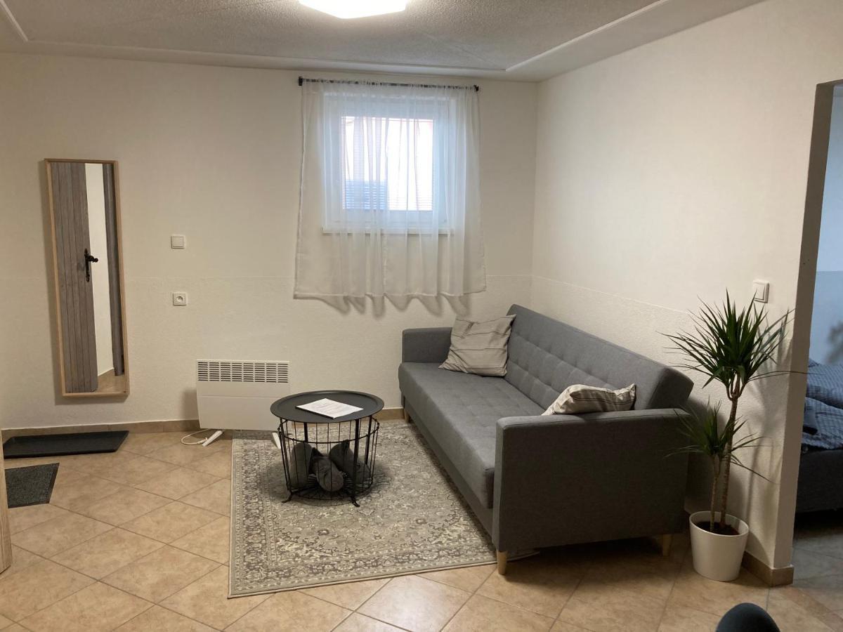 Appartement Deduv Sklep à Hlohovec Extérieur photo